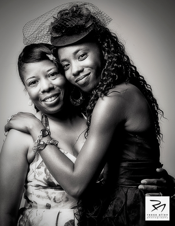 Charleston-portrait-studio-photography-of-MOther-and-Daughter-embrace-by-Reese.jpg