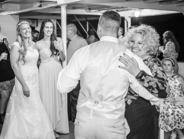 Charleston wedding photographers Folly Beach and Carolina Queen wedding of Amanda and Jeremy by Reese Allen Photography (19 of 23).jpg